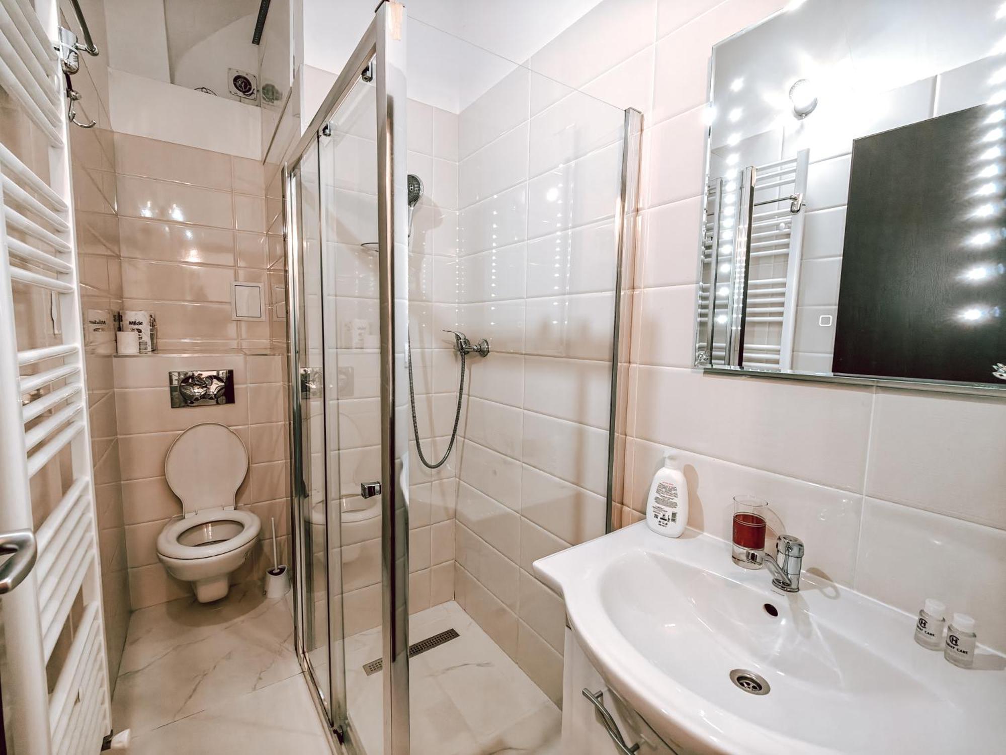 Berindei Studio - City Center - Private Parking Cluj-Napoca Buitenkant foto