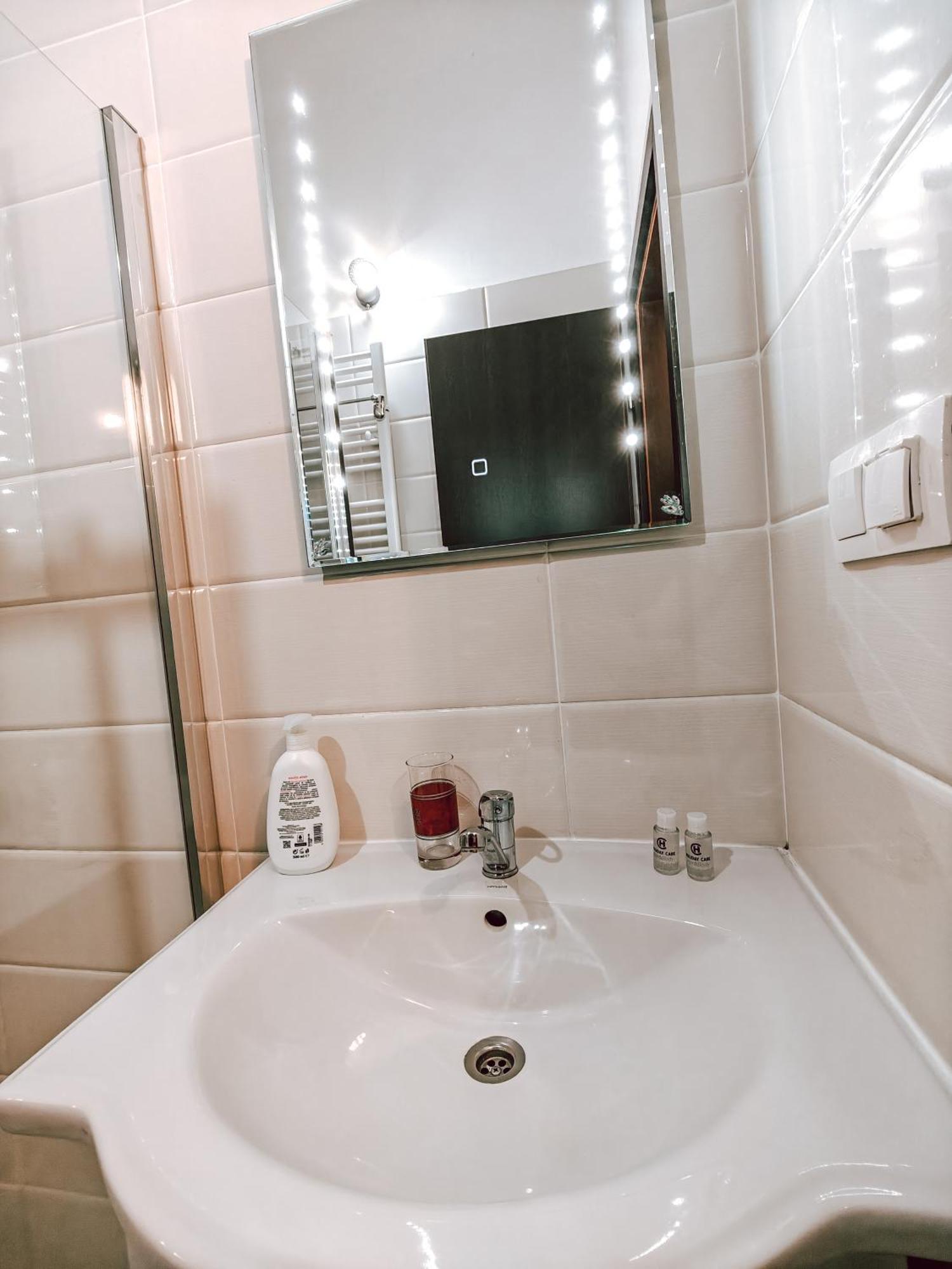 Berindei Studio - City Center - Private Parking Cluj-Napoca Buitenkant foto