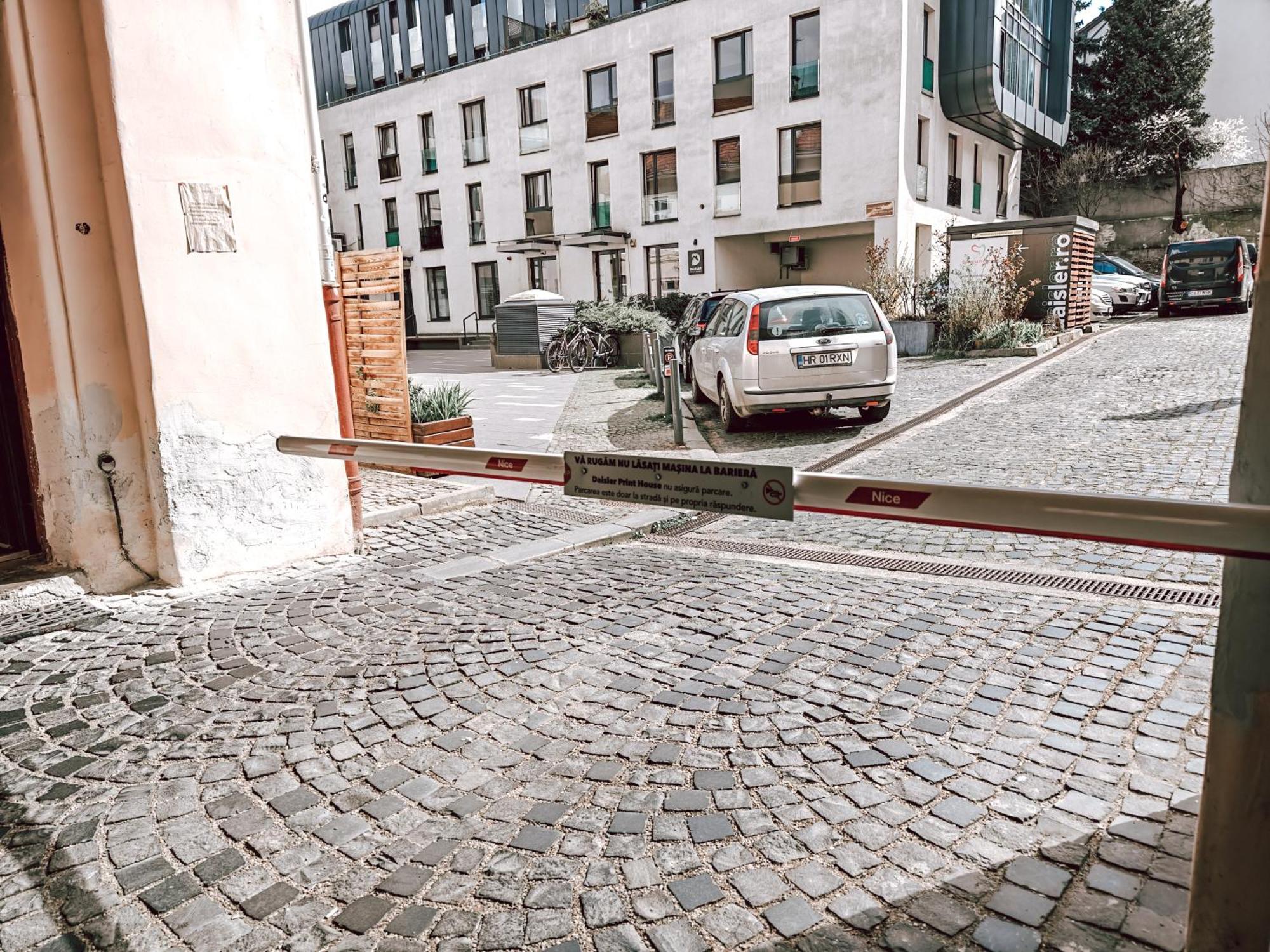 Berindei Studio - City Center - Private Parking Cluj-Napoca Buitenkant foto