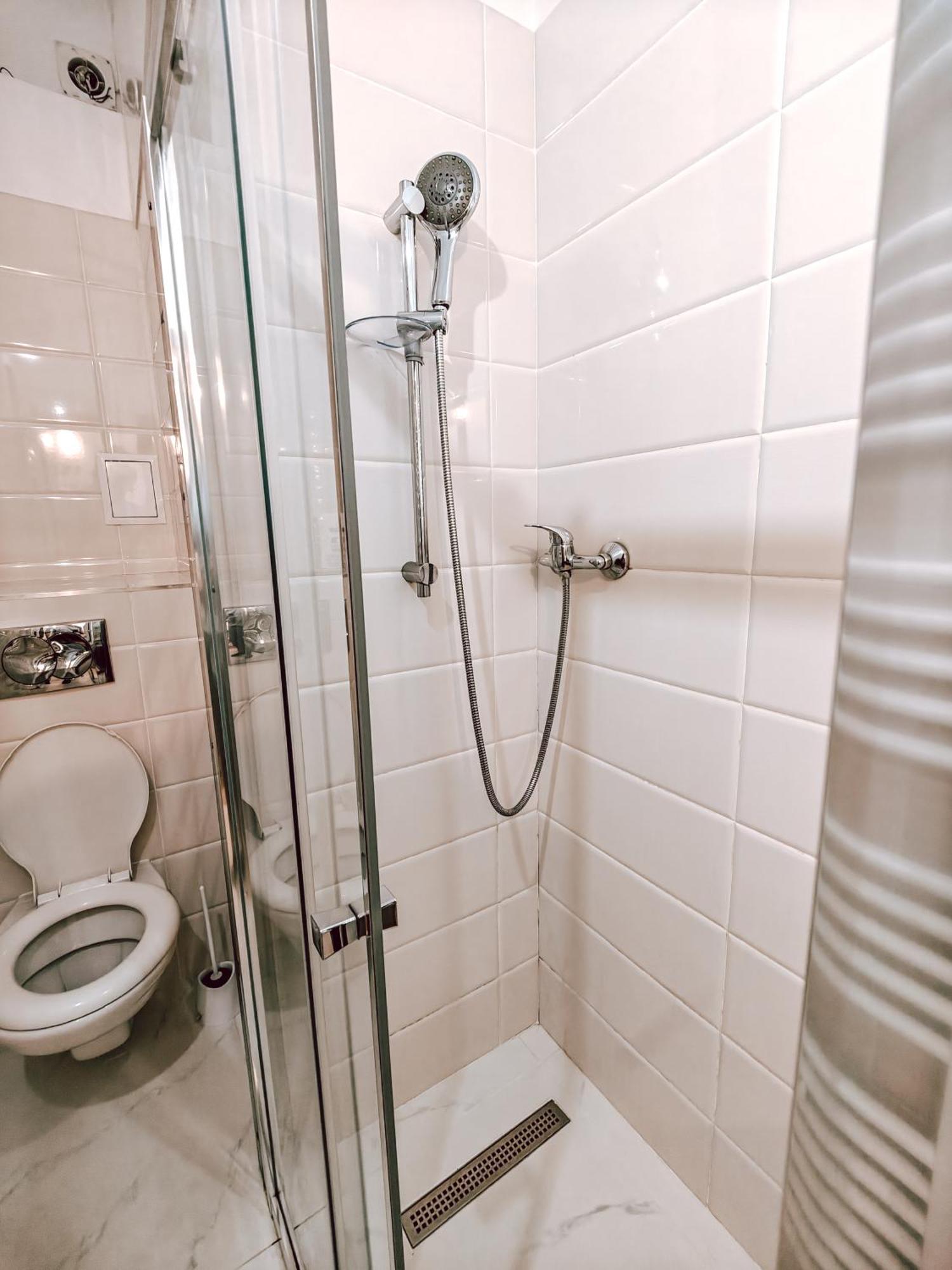Berindei Studio - City Center - Private Parking Cluj-Napoca Buitenkant foto
