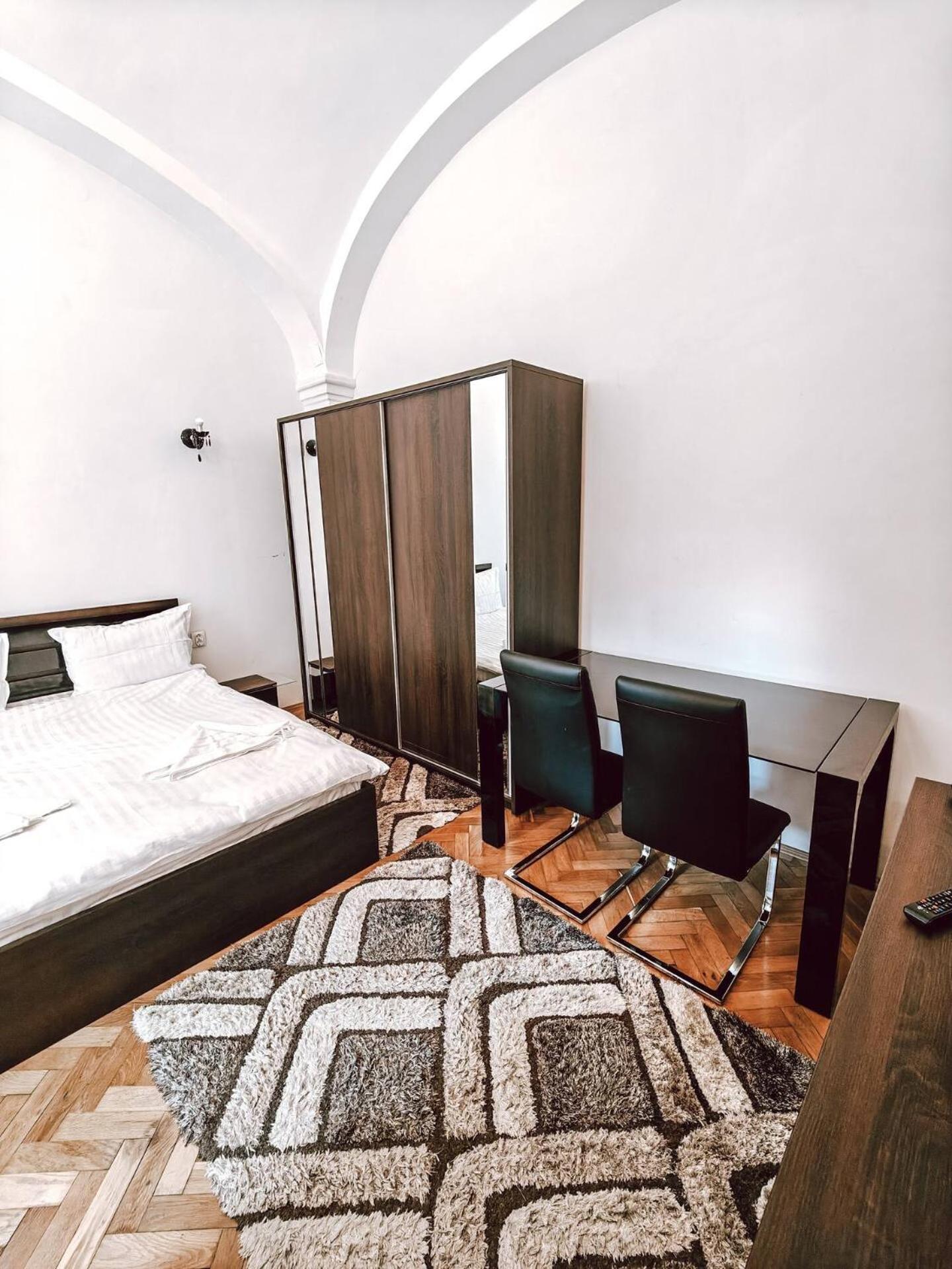 Berindei Studio - City Center - Private Parking Cluj-Napoca Buitenkant foto